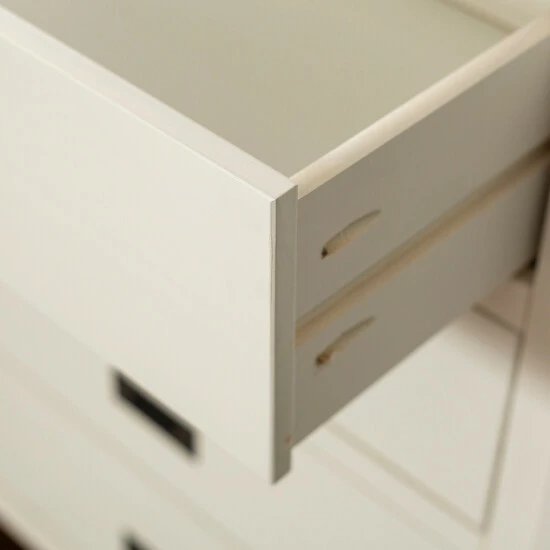 Buy ๐งจ Middlebrook Designs Middlebrook Modern Solid Wood 4-Drawer Storage Chest White ๐ 9 Buy ๐งจ Middlebrook Designs Middlebrook Modern Solid Wood 4-Drawer Storage Chest White ๐ - Image 7